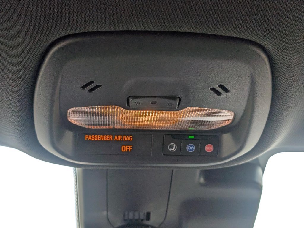Used 2024 Buick Envista Sport Touring w/ Convenience I Package FWD image 21