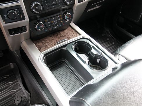 Used 2019 Ford F250 Lariat w/ Lariat Ultimate Package AWD/4WD image 35