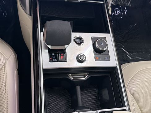 Used 2023 Land Rover Range Rover SE AWD/4WD image 18