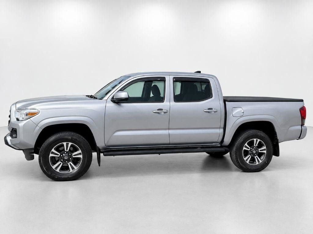 Used 2018 Toyota Tacoma SR AWD/4WD image 3