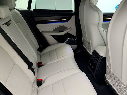 Used 2025 Porsche Macan Turbo Electric AWD/4WD image 23