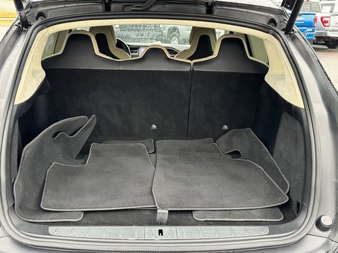 Used 2017 Tesla Model X 75D image 17