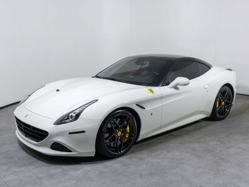 Certified 2016 Ferrari California T image 9