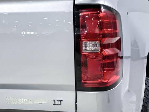 Used 2018 Chevrolet Silverado 1500 LT w/ Texas Edition image 12