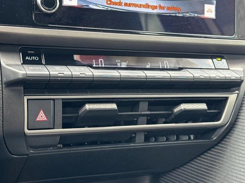 Used 2025 Toyota Camry SE image 24