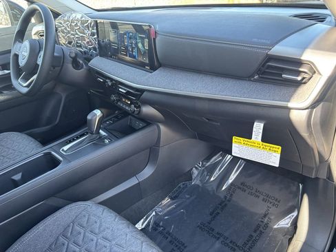 New 2026 Nissan Kicks SV image 10