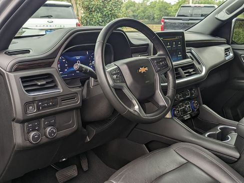 Used 2023 Chevrolet Suburban LT image 12