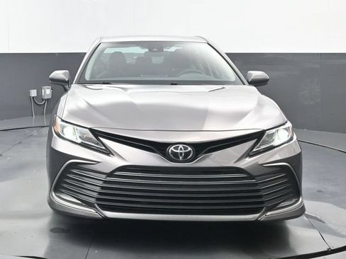 Used 2023 Toyota Camry LE FWD image 5