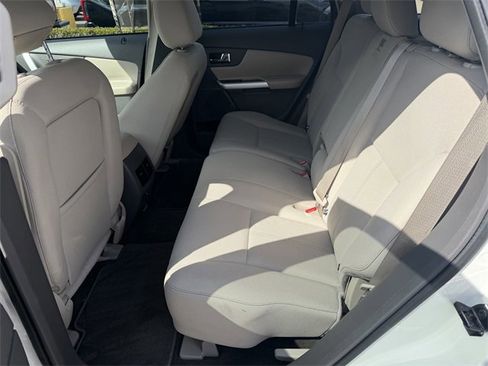 Used 2013 Ford Edge SE image 19
