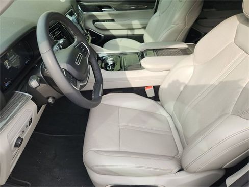 Used 2022 Jeep Wagoneer Series II image 19