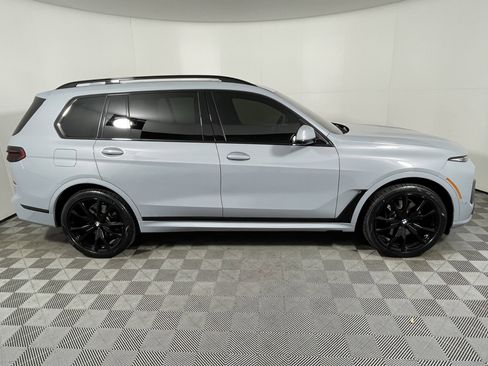 Used 2025 BMW X7 xDrive40i w/ M Sport Package image 6