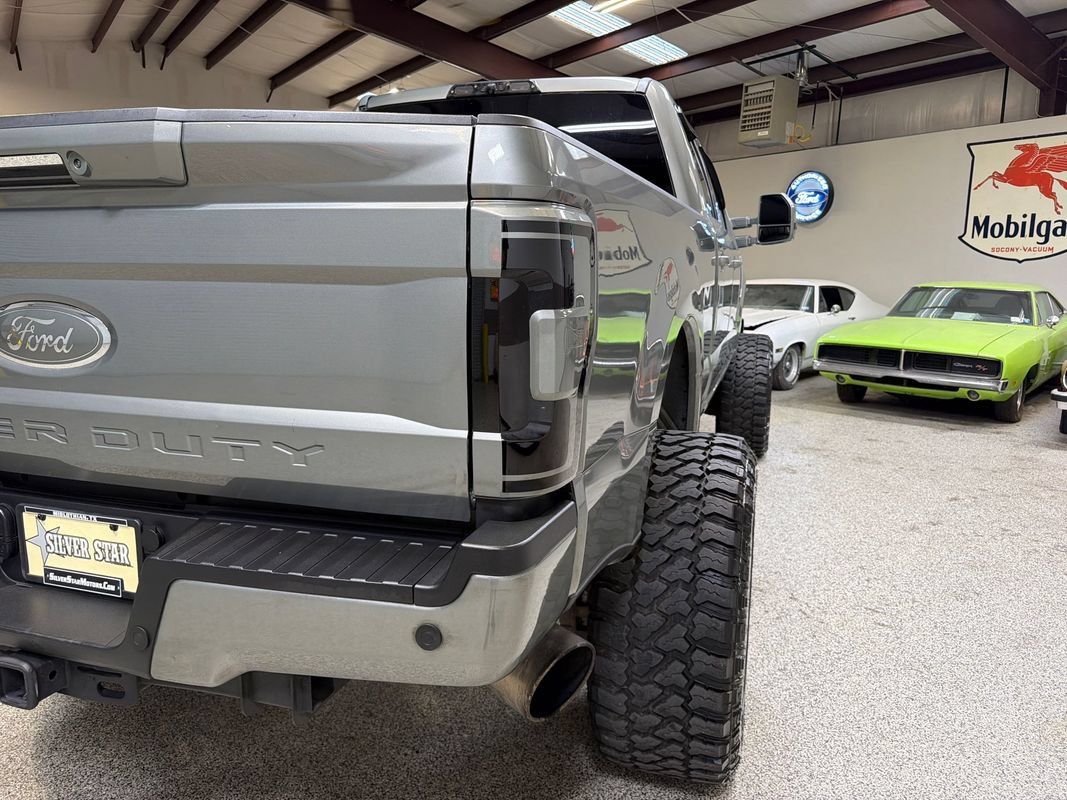 Used 2019 Ford F250 Lariat w/ Lariat Ultimate Package AWD/4WD image 16