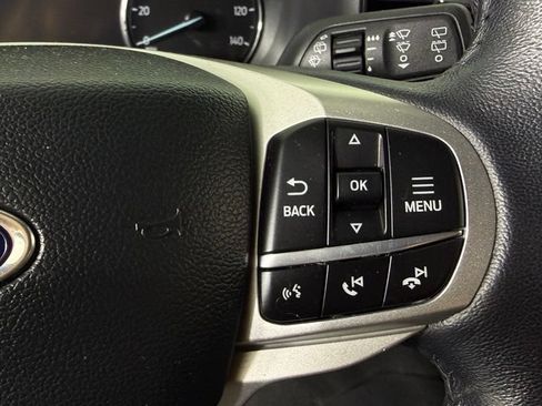 Used 2023 Ford Explorer XLT AWD/4WD image 18