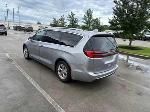 Used 2021 Chrysler Pacifica Limited FWD image 15