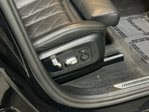 Used 2024 BMW X6 xDrive40i w/ Premium Package image 37