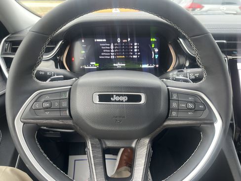 New 2022 Jeep Grand Cherokee Limited 4xe w/ Luxury Tech Group II image 26