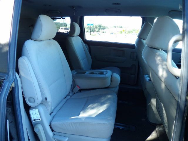 Used 2016 Kia Sedona LX w/ Option Group 020 FWD image 13
