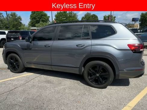 Used 2023 Volkswagen Atlas SEL R-Line AWD/4WD image 6
