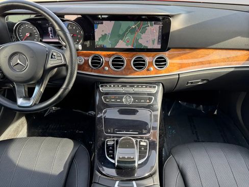 Used 2017 Mercedes-Benz E 300 4MATIC image 19