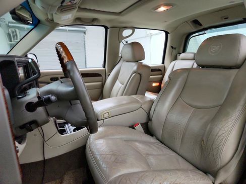 Used 2003 Cadillac Escalade EXT AWD/4WD image 14