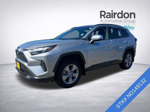Used 2022 Toyota RAV4 XLE w/ Convenience Package AWD/4WD image 3