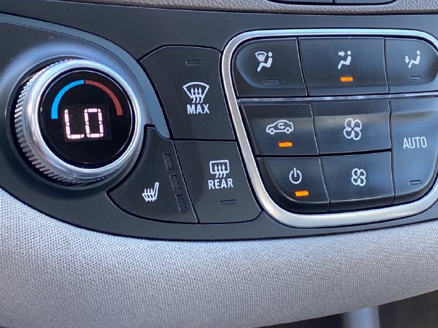 Used 2024 Chevrolet Malibu LT FWD image 17