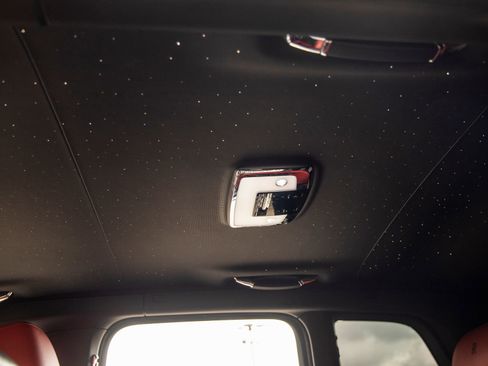 Used 2021 Rolls-Royce Cullinan image 28