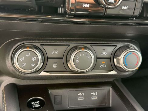 Certified 2025 Nissan Kicks SV image 27