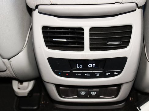 Used 2020 Acura MDX FWD image 19