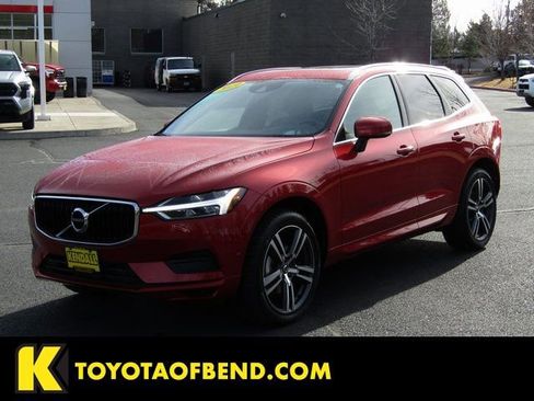 Used 2019 Volvo XC60 T5 Momentum w/ Premium Package image 1