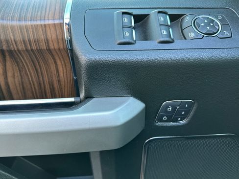 Used 2016 Ford F150 XLT image 11