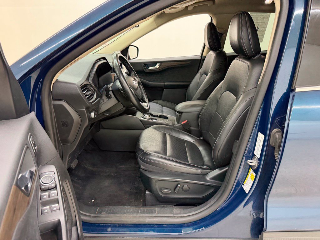 Used 2020 Ford Escape Titanium AWD/4WD image 18