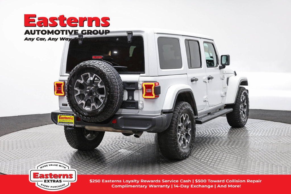 Used 2024 Jeep Wrangler Unlimited Sahara w/ Dual Top Group AWD/4WD image 6