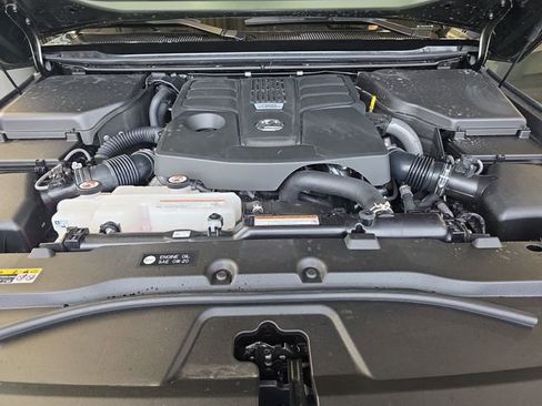 Used 2024 Lexus GX 550 w/ Cold Area Package image 32