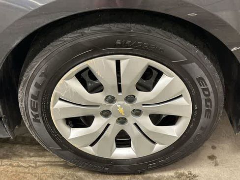 Used 2014 Chevrolet Cruze LS FWD image 5