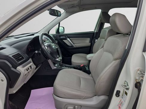 Used 2015 Subaru Forester 2.5i Touring AWD/4WD image 9