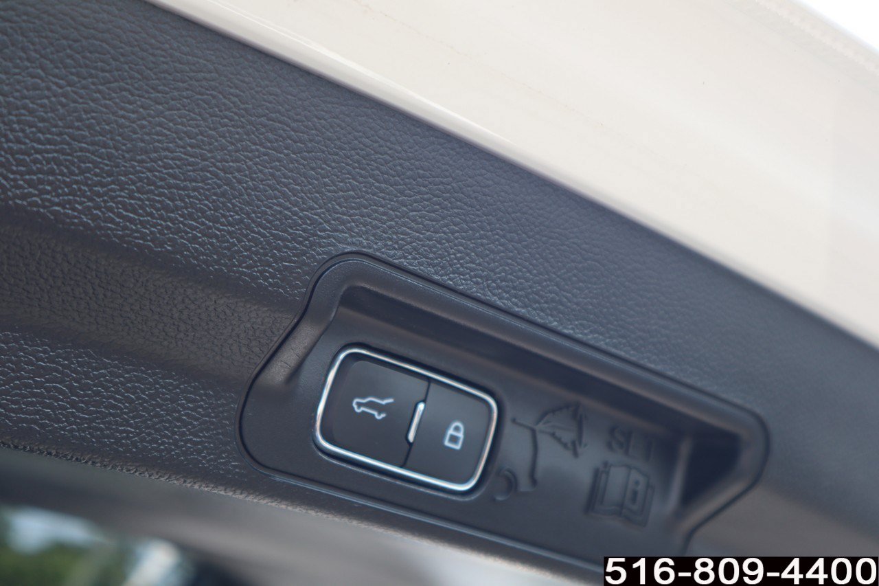 Used 2023 Ford Explorer Limited w/ Limited Technology Package AWD/4WD image 33