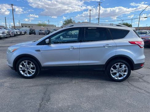 Used 2015 Ford Escape Titanium w/ Equipment Group 301A FWD image 9