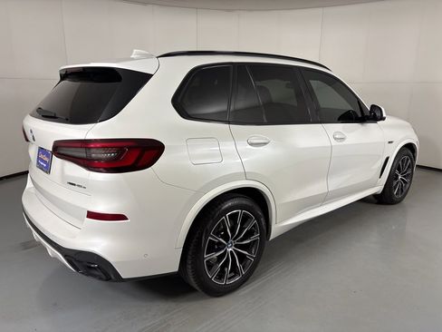Used 2022 BMW X5 xDrive45e w/ M Sport Package image 8