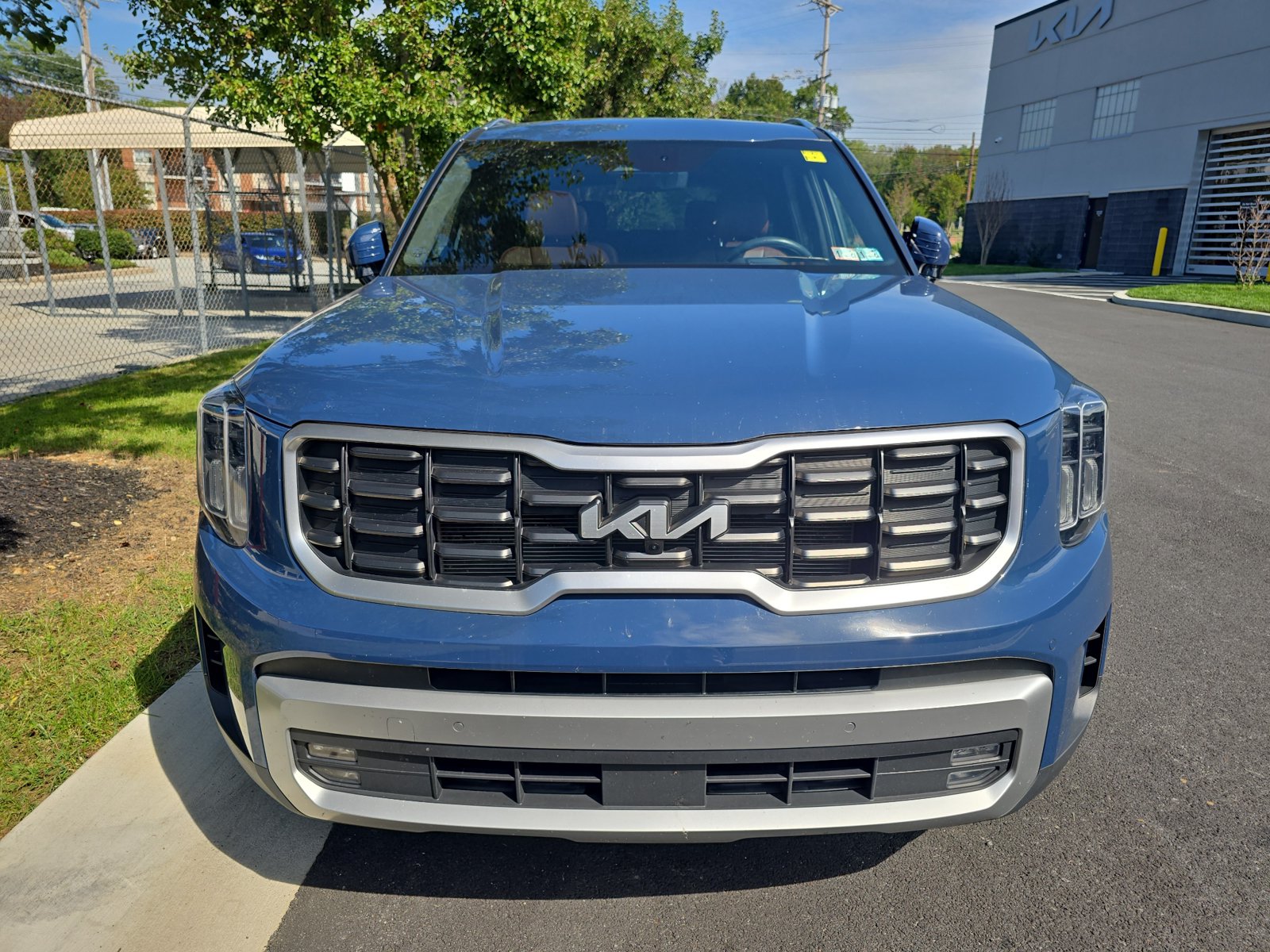 Used 2023 Kia Telluride SX Prestige AWD/4WD image 3