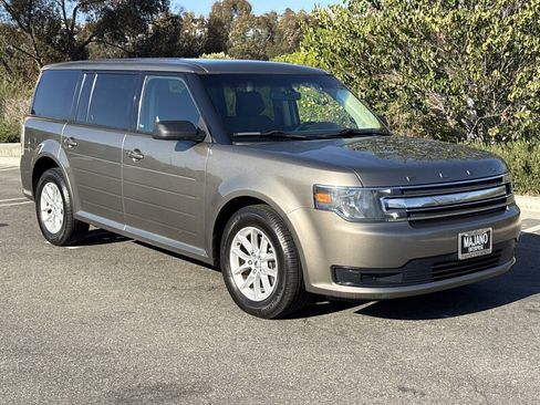 Used 2014 Ford Flex SE image 9