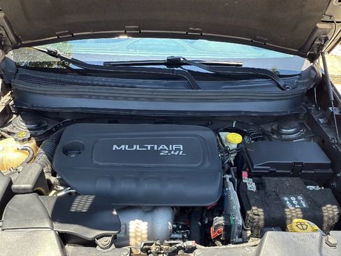 Used 2017 Jeep Cherokee Sport w/ Cold Weather Group FWD image 9
