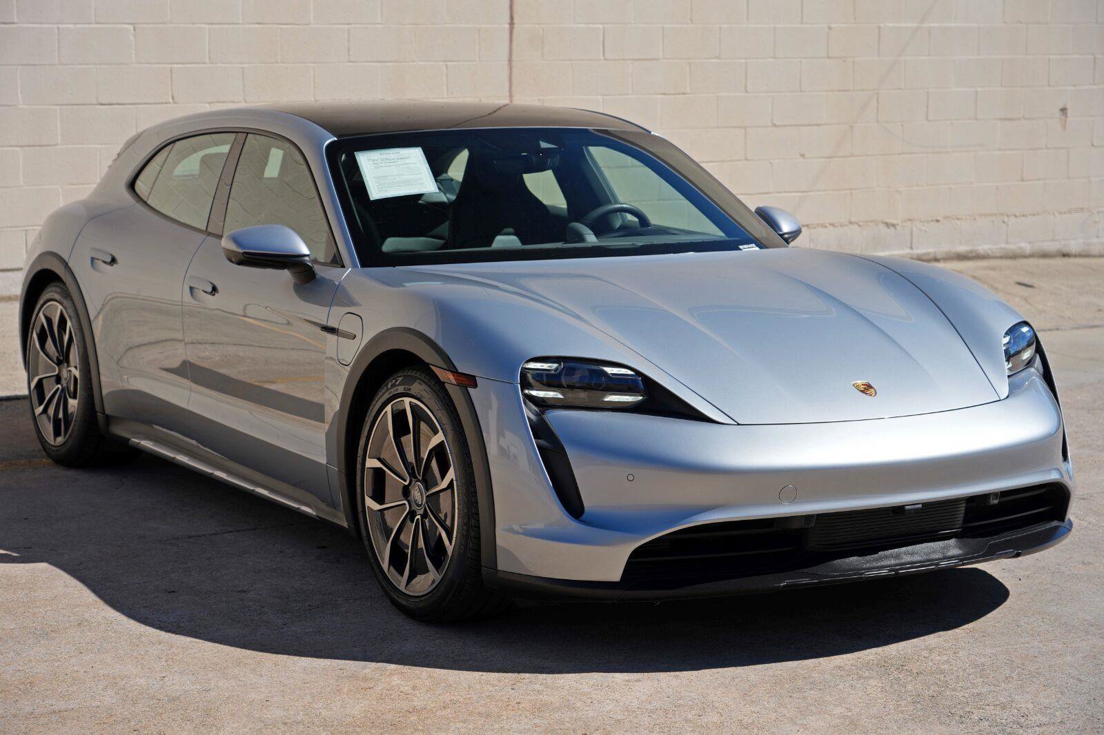 Used 2022 Porsche Taycan 4S AWD/4WD image 56