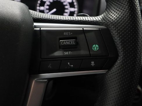 Used 2024 Mitsubishi Outlander SE image 29