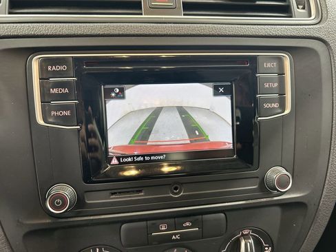 Used 2017 Volkswagen Jetta S image 15
