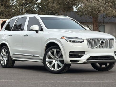 Used 2017 Volvo XC90 T8 Excellence image 2