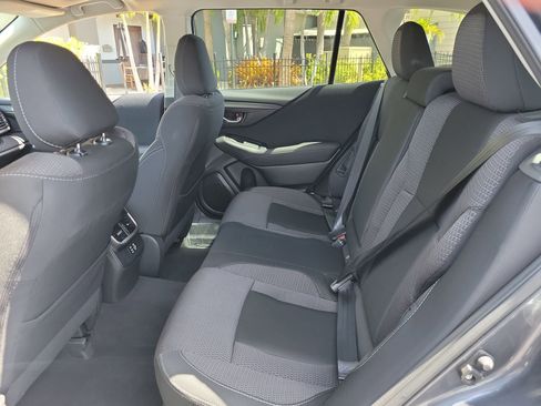 Used 2025 Subaru Outback Premium AWD/4WD image 18