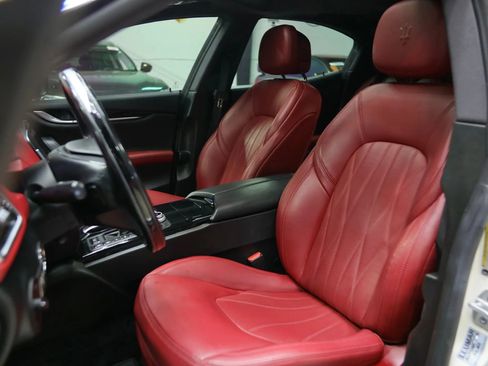 Used 2021 Maserati Ghibli GranLusso image 23