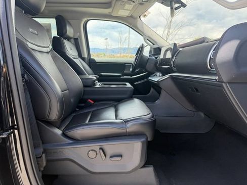 Used 2025 Ford Expedition Max Platinum AWD/4WD image 29