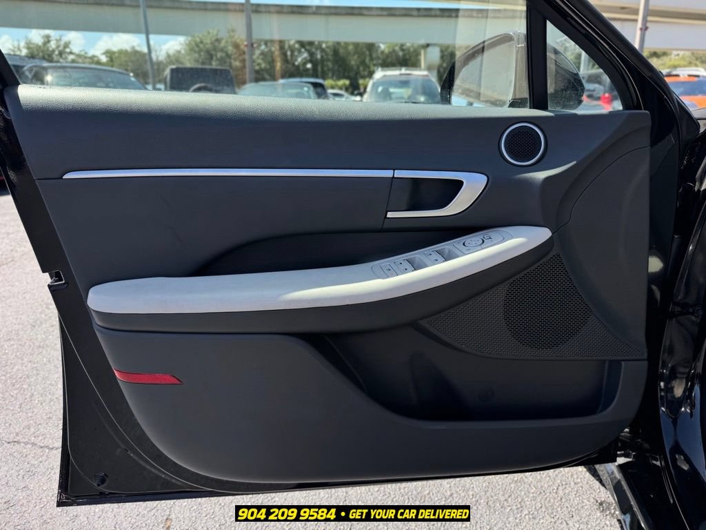 Used 2025 Hyundai Sonata SEL FWD image 17